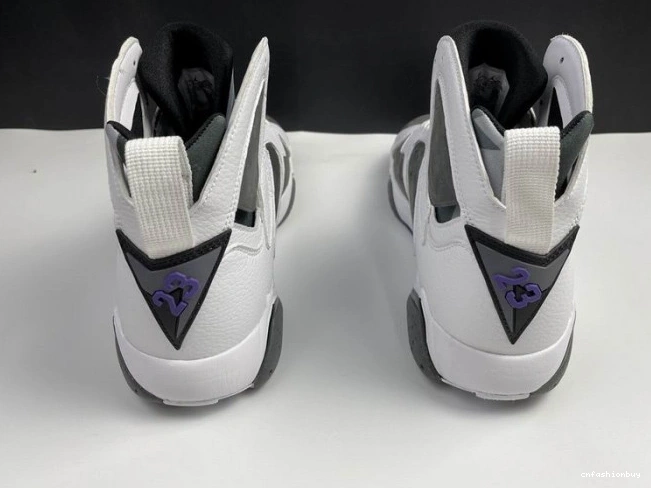 (2021) Retro Jordan Flint CU9307-100 7 0809